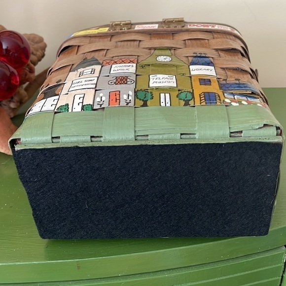 Vintage 🎉HP🎉basket handmade. Painted in Savannah GA - Picture 9 of 12